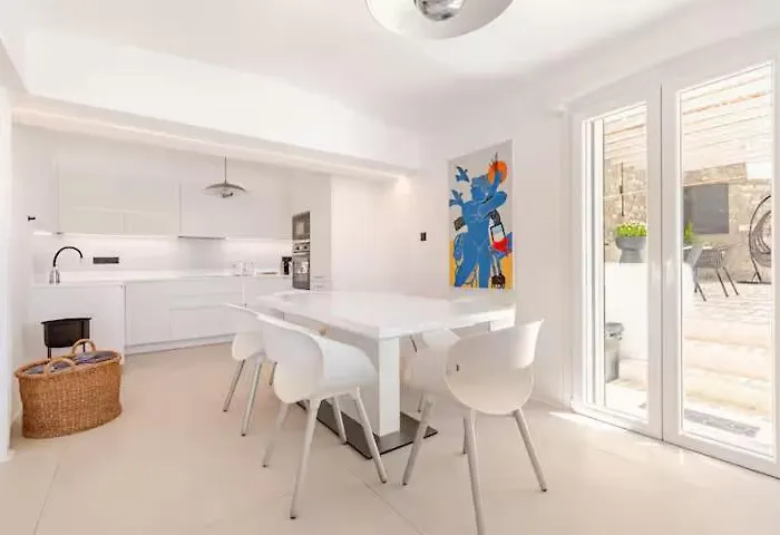 فيلة Eternity Blue